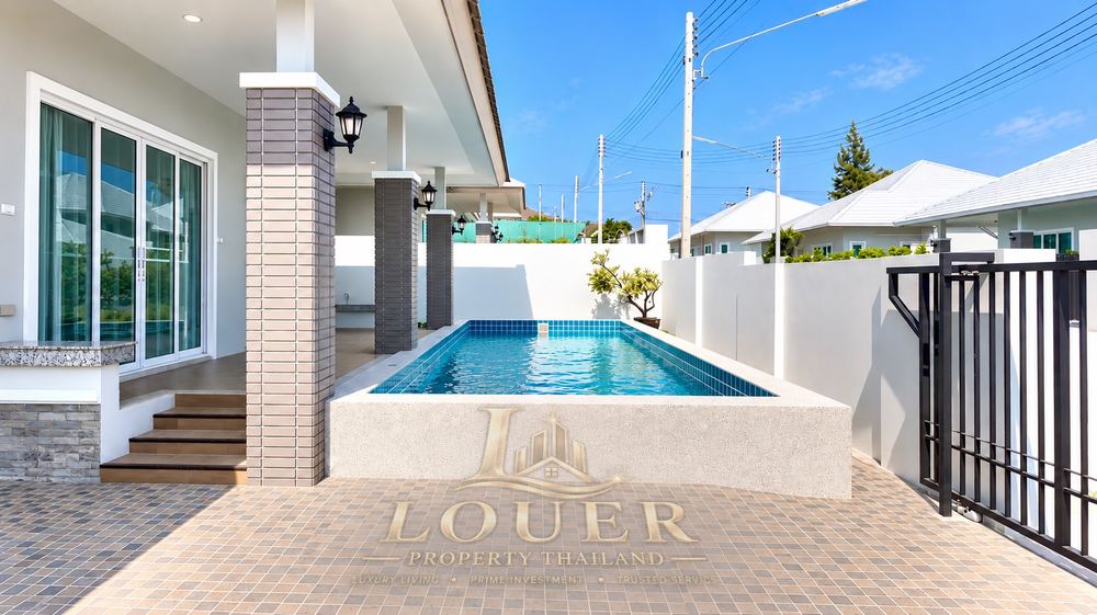 Luxury Pool Villa in Hua Hin Next to Golf Club for Rent