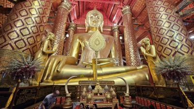Buddha statue sleeping buddha Phanan Choeng Temple Si Ayutthaya