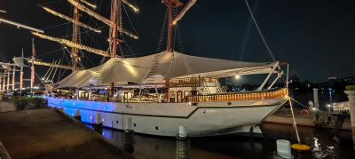 cruise ship dinner